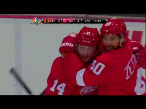 Gustav Nyquist having fun playing on a line with Henrik Zetterberg