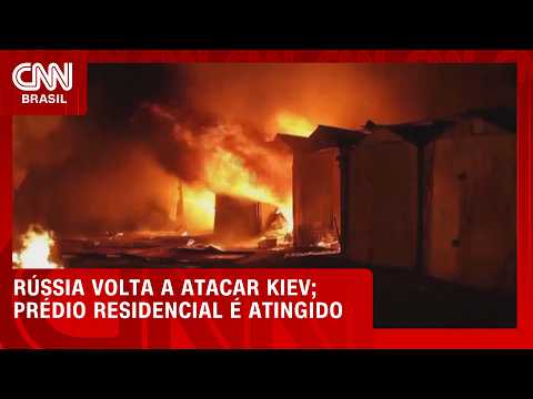 Ataque russo atinge prédio em Kiev e mata uma pessoa | LIVE CNN