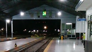 preview picture of video 'Menunggu KA kahuripan 182 Di Stasiun Cibatu'