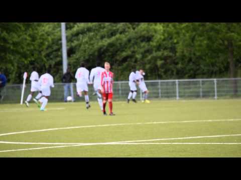 doelpunt Lorenzo van Slimming(nr. 15) Zeeburgia B-2   De Zouaven B-1 Eindstand 2-2