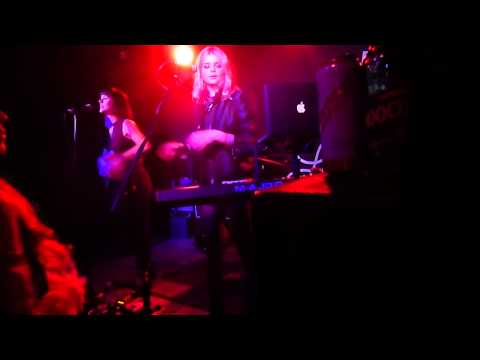 Ekkah - Forget Me Nots (Live at Birmingham Sunflower Lounge 11/04/2015)