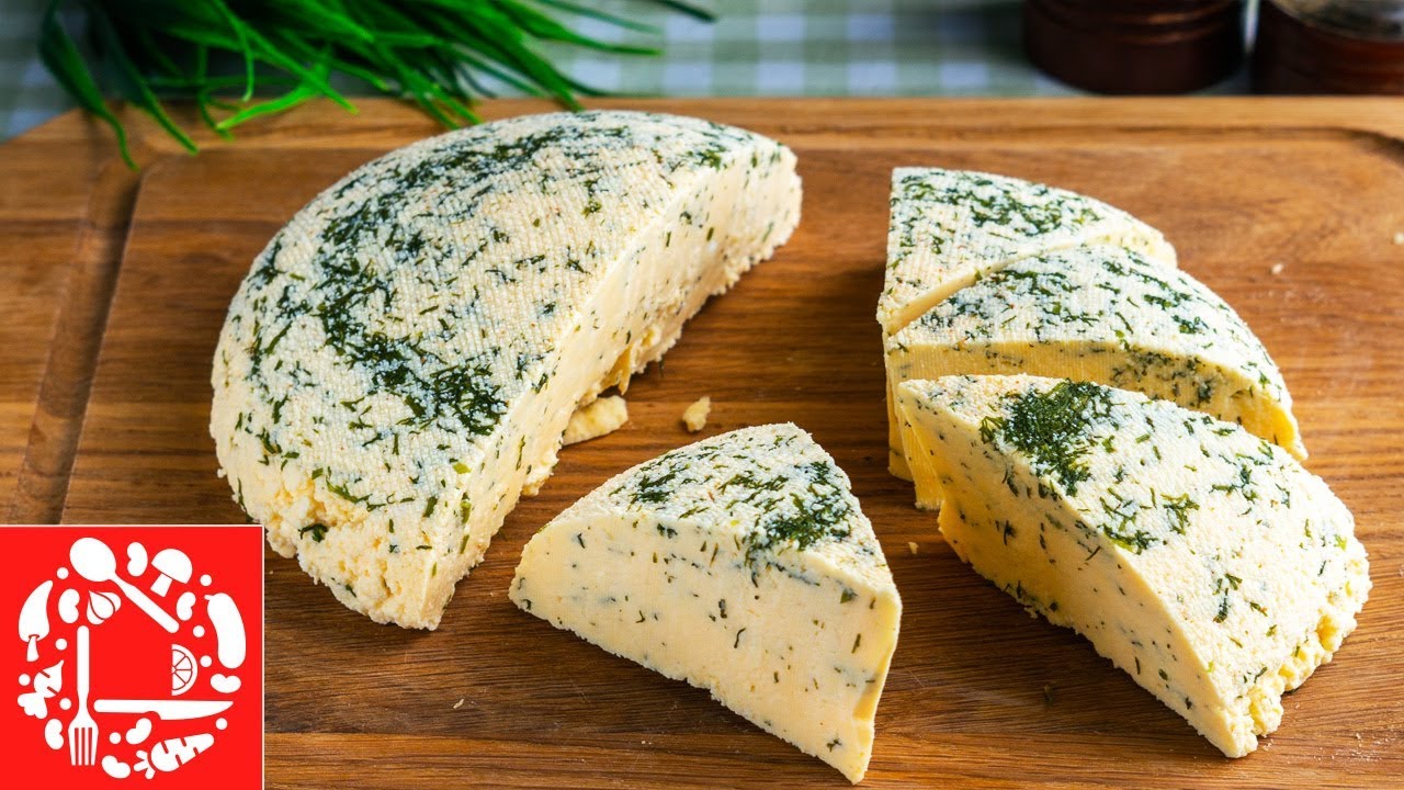 Домашний сыр из молока и кефира с зеленью. Самый простой