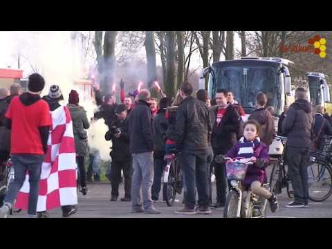 Bijna tweeduizend supporters van JVC waren afgereisd naar PEC Zwolle 