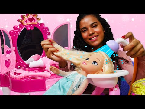 Escola de beleza! Trança. Historinha infantil com bonecas