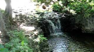 preview picture of video 'Waterfall Īvandes augšējais (or Valdātu Rumba) at summer-2007.'