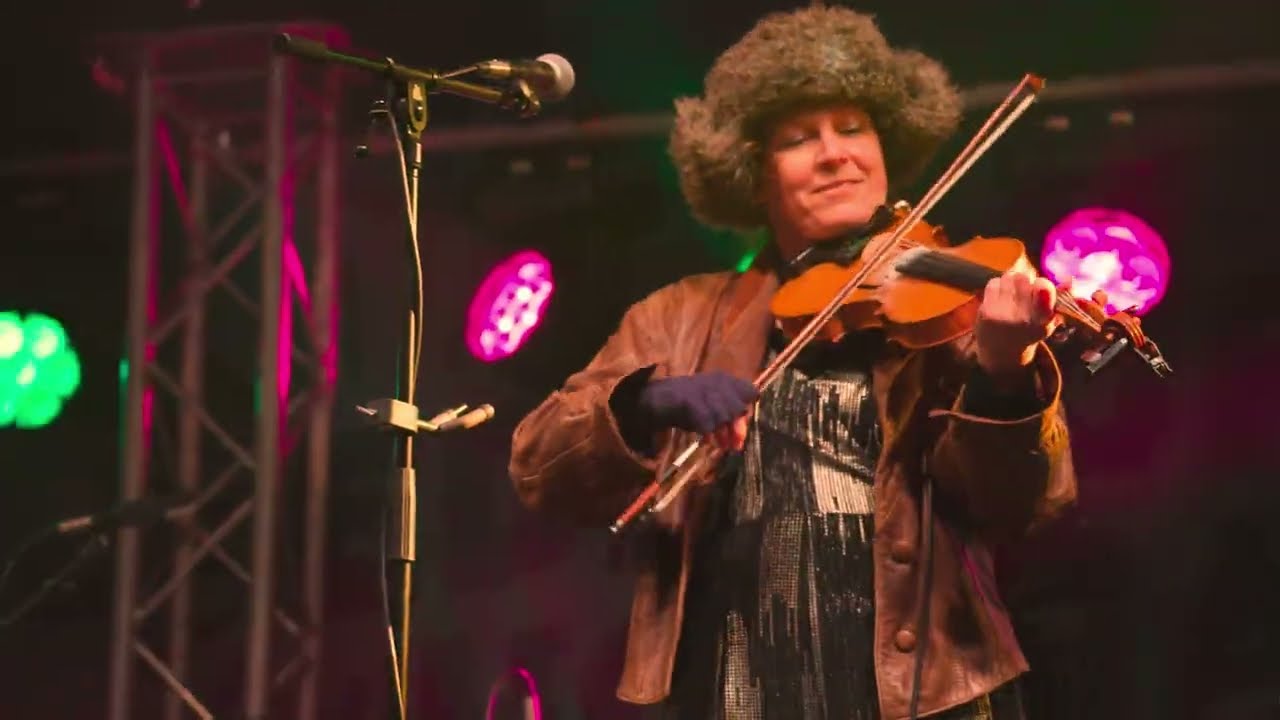 THE POOZIES - KNEES OF FIRE LIVE, HOGMANAY 2025
