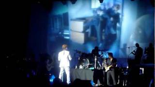 John Barrowman singing &#39;The Doctor and I&#39;