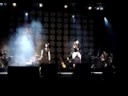 Maki Nomiya e Fernanda Takai cantam O barquinho em japonês