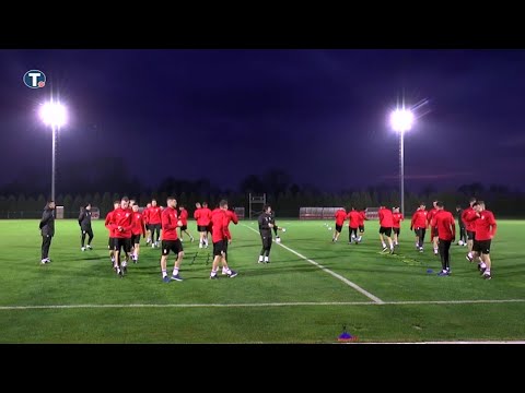 Piksijev prvi trening sa igračima pred utakmicu sa Ircima