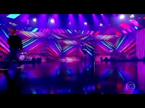 Pabllo Vittar e Pocah performando “Bandida", no Caldeirão do Huck.