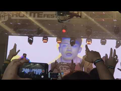 오프루트페스트에서 보여주는 엠비션뮤직 (창모,해쉬스완,김효은)