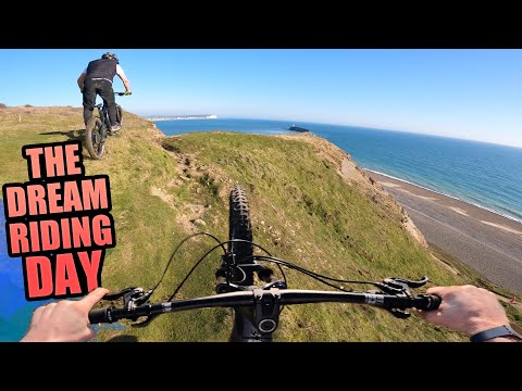 FULL SPEED DOWNHILL TRAILS AN INCREDIBLE PUMP TRACK AND URBAN MTB FREERIDE - DREAM RIDING DAY!