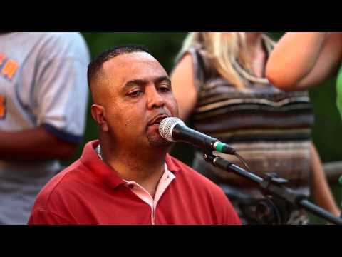 Viola Em Bandoleira e Sorriso Aberto (pout pourri) - Panela Preta