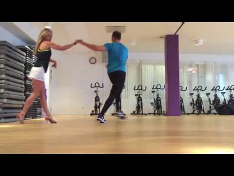 Linda Lindorff & Kristjan Lootus övar nya steg i cha cha cha