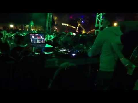 PLASTIC ROBOTS PLAYS OUR COLLAB!