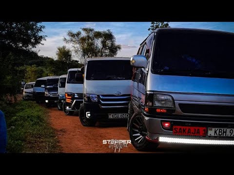 THIS IS CRAAAAZY!! TWERKING/DANCING 14SEATERS HIACE IN 254🔥🔥