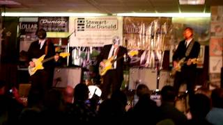 Los Straitjackets Live at Deke Dickerson's Guitar Geekfest 1.26.13