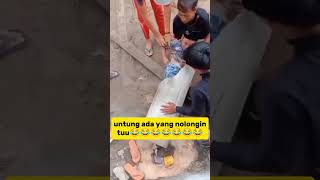 Download lagu naughty child behavior😂 #laugh #funny #fypfunny #stuck #littlechild #parents mp3