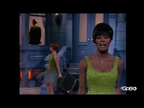 Dionne Warwick - Walk On By (Live @ The Red Skelton Show 1966)
