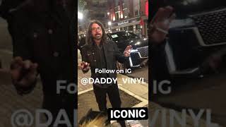 DAVE GROHL - WILL NOT SIGN FOR FANS - FOO FIGHTERS AND NIRVANA
