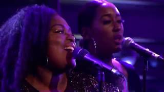 Sarah-Jane - 'Water' (minuut)