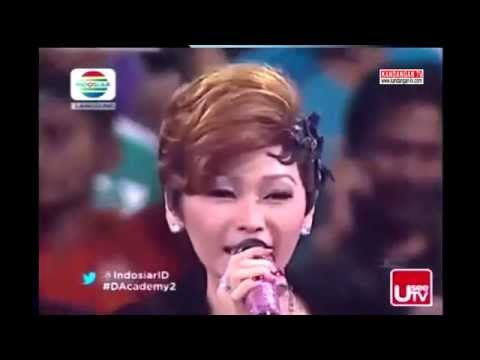 Inul Daratista Nyanyi Lagu Madura