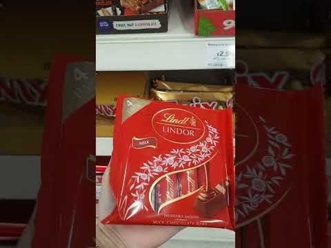 WOW🤤🤤🥛🍫 LINDT LINDOR MILK CHOCOLATE BAR #Shorts #trending #viral #Sounds  #wow #Youtubeshorts