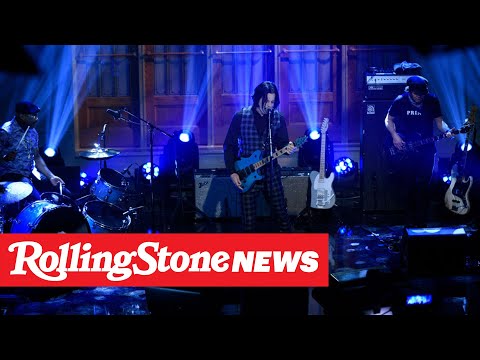 See Jack White Pay Tribute to Eddie Van Halen With ‘SNL’ Performance | RS News 10/12/20