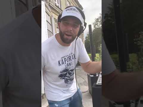 DJ Bassner aux platines au parc Peixotto à Talence pour la fête de la musique 2021