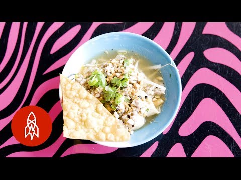 好餓！跟著紐約皇后區的美食王尋找好吃的 (Meet the Culinary King of Queens)