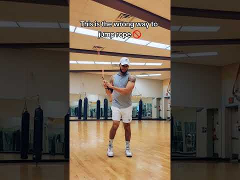 This is how to jump rope the right way! #jumprope #jump #gym #shorts