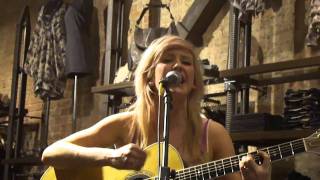 Wish I Stayed (Acoustic) -- Ellie Goulding @ All Saints SoHo NYC