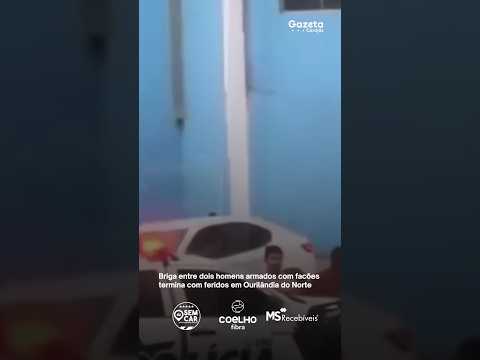 Uma briga envolvendo dois homens armados com facões