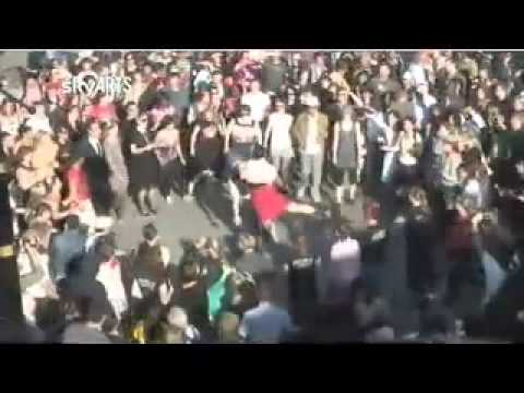 Swing Patrol - Scott Cupit on the Plinth