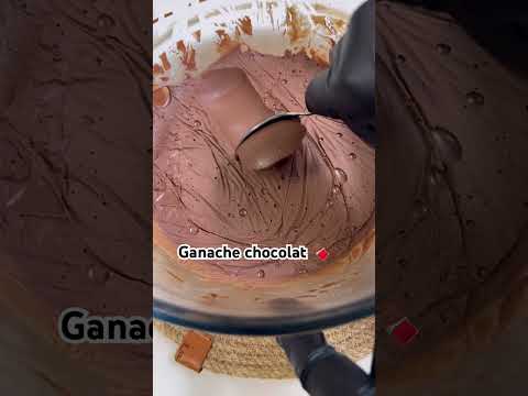 Ganache chocolat 😋 #dessert #cakedesign #cake #ganachecake #ganachedechocolate #birthdaycake