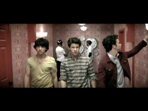 Jonas Brothers - Paranoid - Official Music Video (HQ)