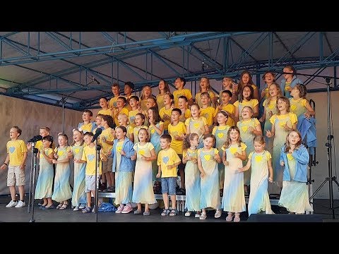 Który jest najmniejszym członkiem Star Córeczka dotyka człon