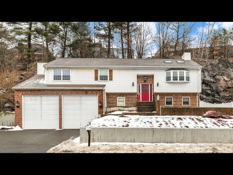 294 Walnut St, Saugus MA - Louise Bova-Touchette - Tel 617-605-0555