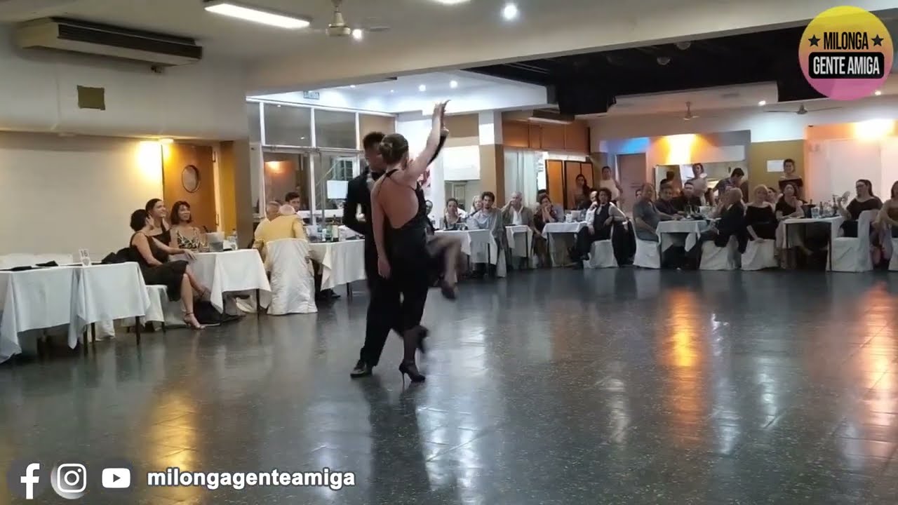 Valentina Massari y Krishna Olmedo  - Milonga Gente Amiga 2022 - (1/3)