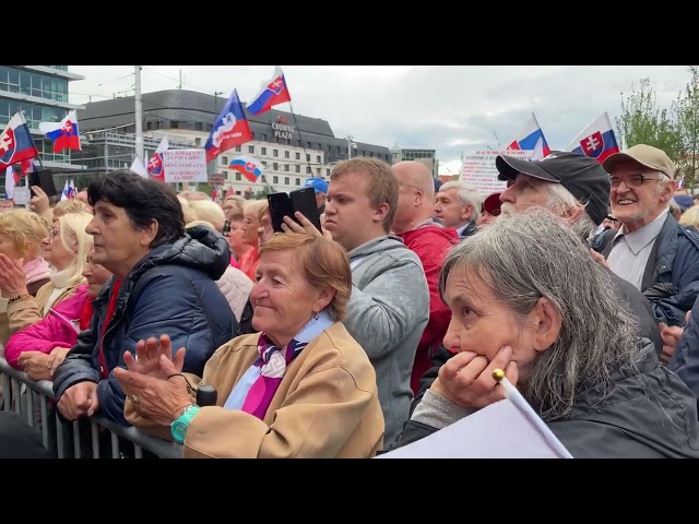 Előrehozott választásokért kerepeltek Fico nyugdíjasai Pozsonyban