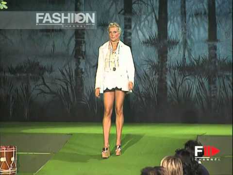 "Vivienne Westwood Red Label" Spring Summer 1998 London 5 of 7 woman by FashionChannel.mov