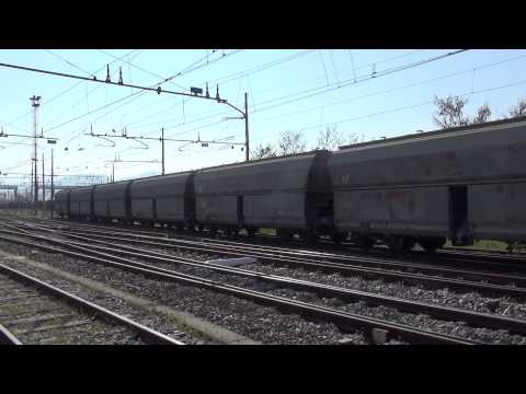 TIGRE E. 652.138 PARTE CON I CARRI MERCI PER IL CLINKER.- CUNEO 17 - 4 - 2014.