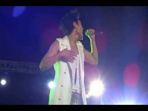 130119 Infinite - Myungsoo and Hoya focus @ DKFC P