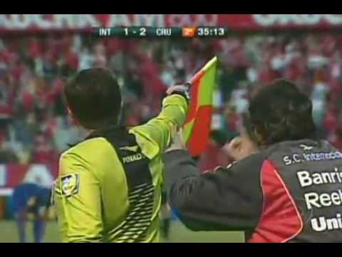 Brasileirão 2010 começa com muitos gols