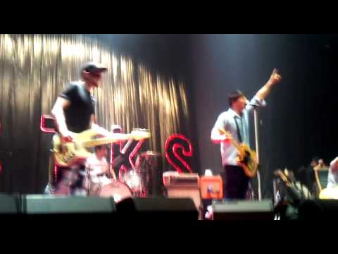 Beatsteaks - Shut up stand up live in Freiburg am 20.11.2011 und Ende des Konzerts