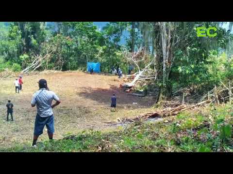 Jóvenes de El Tuma-La Dalia construyen con sus propias manos su campo de béisbol