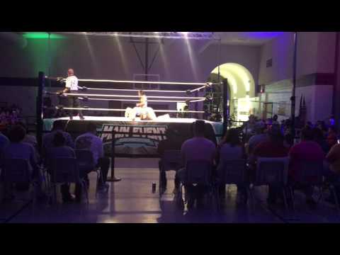 Laynie Luck vs Kylie Rae