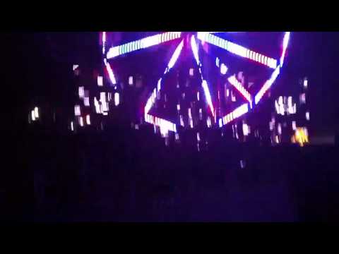 EDC 2011 VEGAS. Pon De Floor - Diplo ft. Laidback Luke &Afrojack