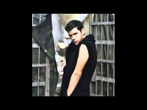 MATTEO QUARTA - Under this rain