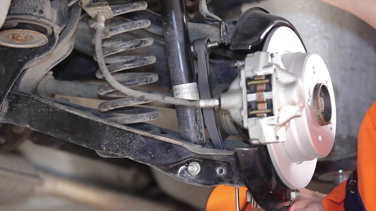 Ako vymeniť zadné tyčky stabilizátora na Mercedes W201 – návod na výmenu